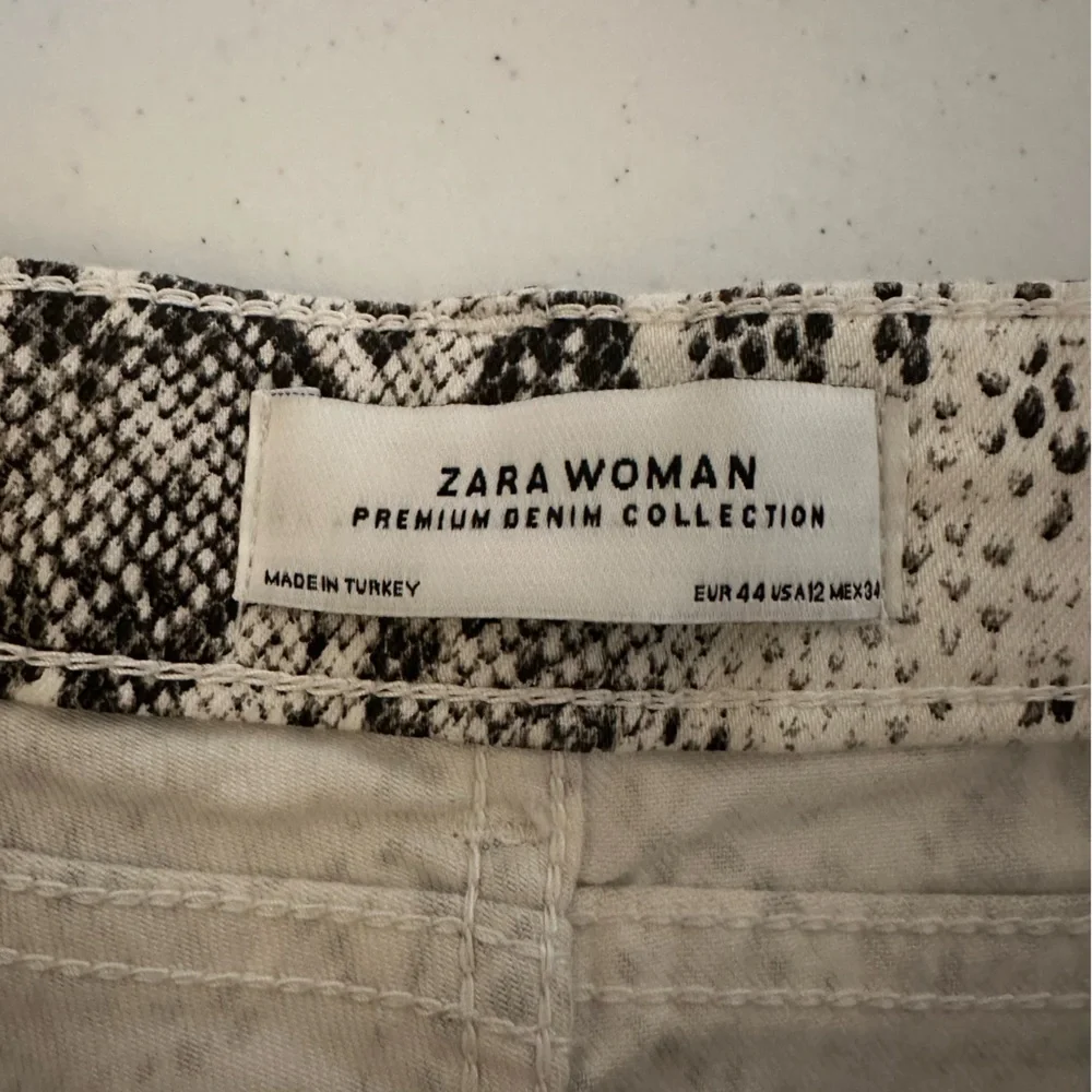 NWT Zara Woman 12 The High Waist‎ Slim Fit Skinny Leg Snake Print Jeans Pants